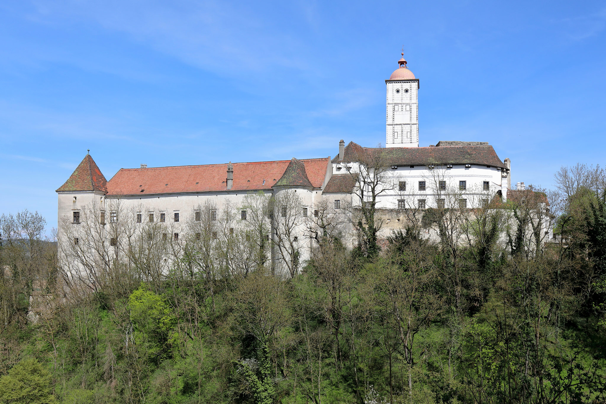 Schallaburg (Photo license: CC-BY-SA 4.0)
